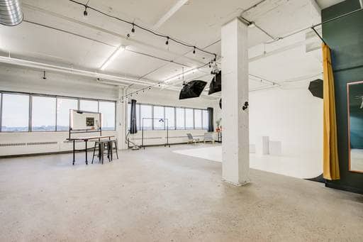 Photo of the Headshots Studio 'FOCUS STUDIO: Studio Photo / Video Montreal'