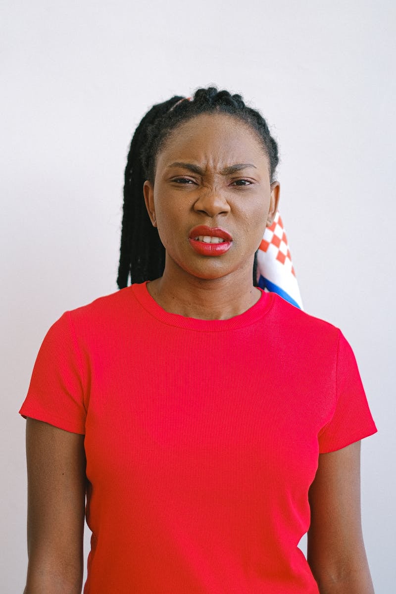 female-looking-at-her-traditional-employee-headshot